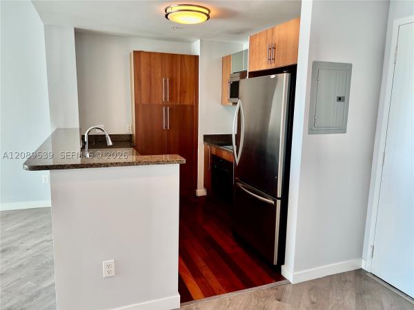 Met 1, 300 S Biscayne Blvd #T-2705, Miami, Florida 33131, image 3