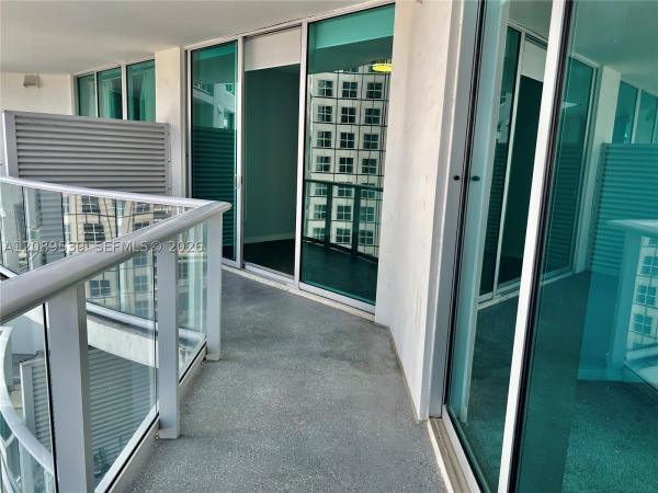 Met 1, 300 S Biscayne Blvd #T-2705, Miami, Florida 33131, image 2