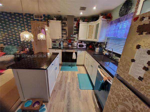 Pembroke Pines, Florida 33027, image 2