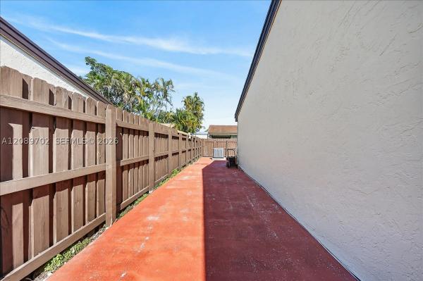 Cedarwoods At Pembroke Lakes, 2321 Poinsetta Ct, Pembroke Pines, Florida 33026, image 3
