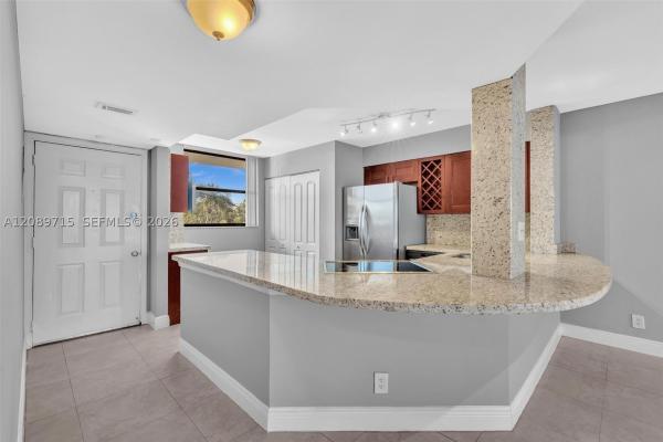 Lake Emerald, 118 Lake Emerald Dr #207, Oakland Park, Florida 33309, image 1