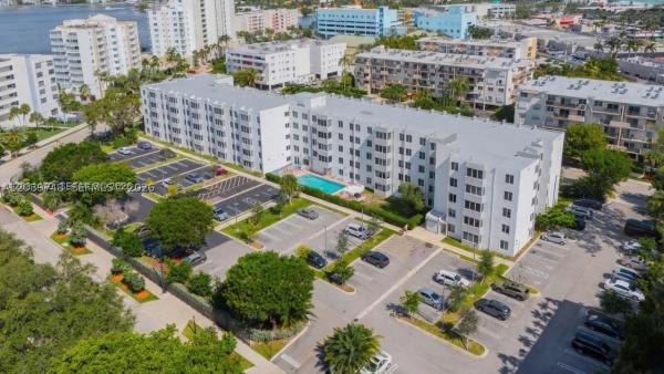 Caribbean Breeze, 250 180th Dr #158, Sunny Isles Beach, Florida 33160, image 3