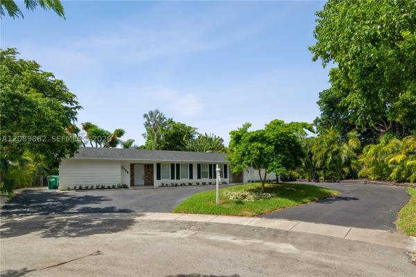 Palmetto Duplexes, 7770 SW 106th Ter, Pinecrest, Florida 33156, image 3