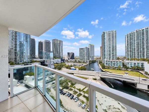 Brickell On The River North Tower, 31 SE 5th St #1805, Miami, Florida 33131, image 2