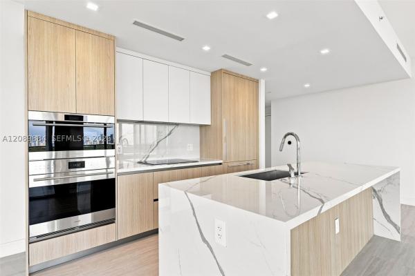 2411 Laguna Cir #2301, North Miami, Florida 33181, image 3