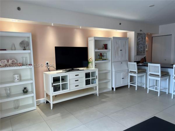 Hallandale Beach, Florida 33009, image 3