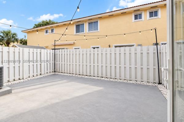 7464 NW 180th St, Hialeah, Florida 33015, image 1
