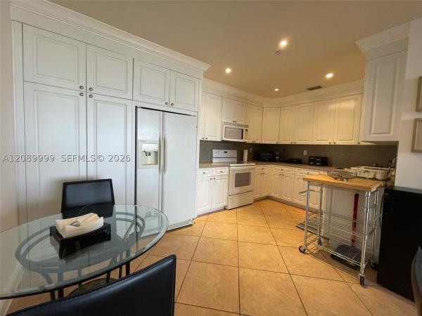 The EmeraldBay At Key Colony, 151 Crandon Blvd #833, Key Biscayne, Florida 33149, image 1