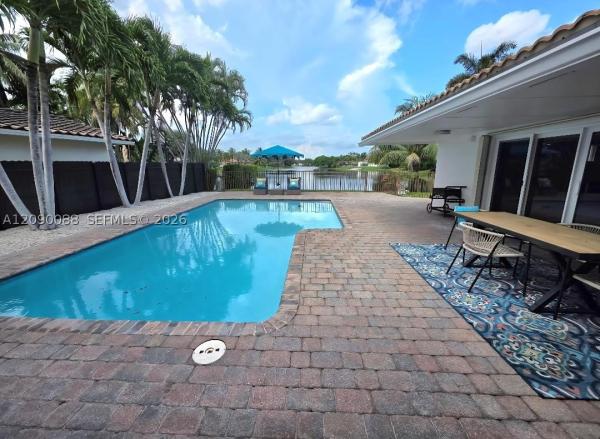 Miami Lakes Residential, 7311 Sabal Dr, Miami Lakes, Florida 33014, image 2