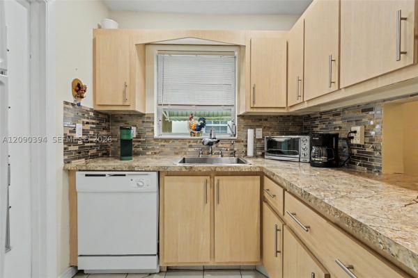 Crystal Court Manor, 1401 N 12th Ct #3B, Hollywood, Florida 33019, image 2