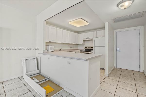Roney Palace, 2301 Collins Ave #1420, Miami Beach, Florida 33139, image 1