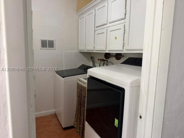 6871 SW 37th St #B, Unincorporated Dade County, Florida 33155, image 1