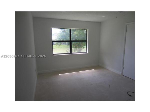 862 NE 209th St #202, Unincorporated Dade County, Florida 33179, image 3
