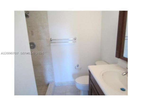 862 NE 209th St #202, Unincorporated Dade County, Florida 33179, image 2