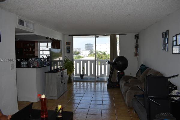Miami Beach, Florida 33141, image 1