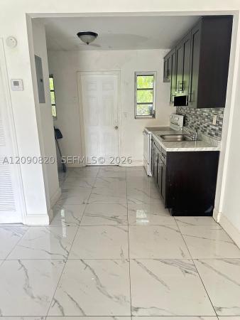 Royal Poinciana, 1503 N 20th Ave #A-C, Hollywood, Florida 33020, image 2