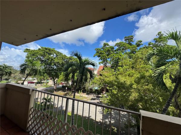 Springs Towers, 680 Miller Dr #W-301, Miami Springs, Florida 33166, image 3