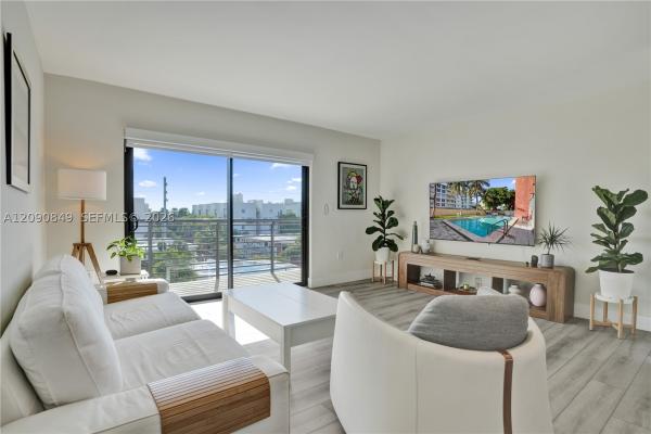 Miami Beach, Florida 33141, image 1