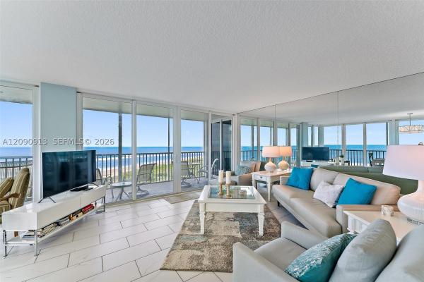 669 NE Plantation Rd #406, Fort Pierce, Florida 34996, image 2