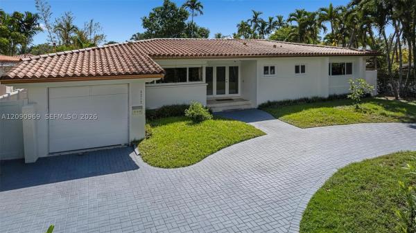 Altos Del Mar, 9217 Bay Dr, Surfside, Florida 33154, image 1