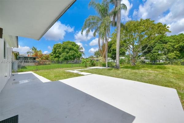 51 NW 161st St, Unincorporated Dade County, Florida 33169, image 1