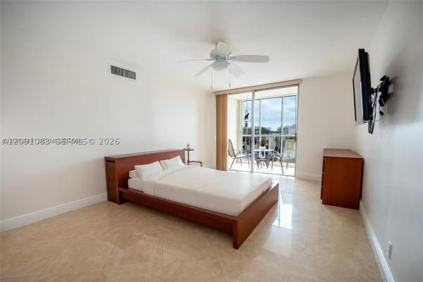 De Soto Park South, 2000 Atlantic Shores Blvd #420, Hallandale Beach, Florida 33009, image 1