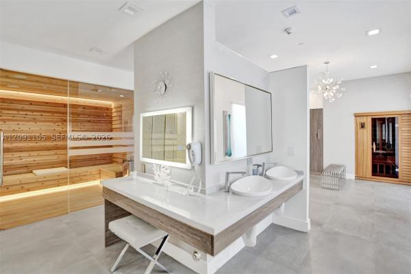 Green Diamond, 4775 Collins Ave #2207, Miami Beach, Florida 33140, image 1
