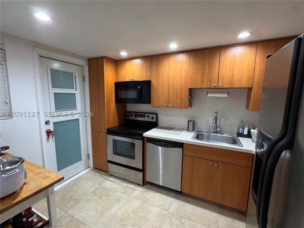 Galen Drive Area, 240 Galen Dr #103, Key Biscayne, Florida 33149, image 1