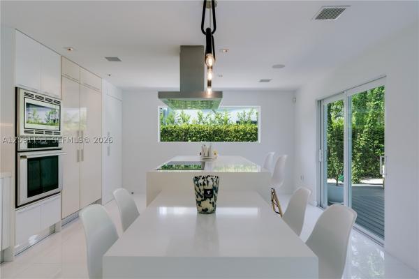Tropical Isle Homes, 475 Woodcrest Rd, Key Biscayne, Florida 33149, image 1
