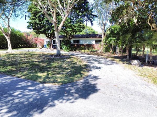 11341 SW 93rd St, Unincorporated Dade County, Florida 33176, image 1
