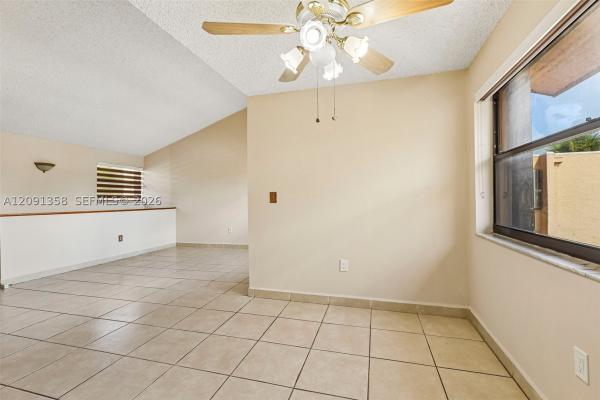 241 W Park Dr #5-202, Unincorporated Dade County, Florida 33172, image 1