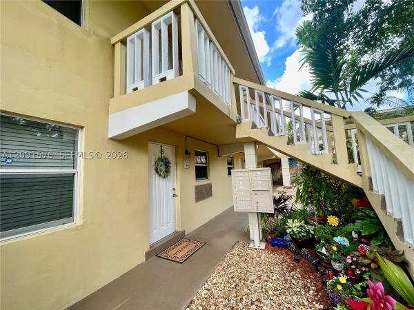 Middle River Manor, 811 NE 14th Pl #4, Fort Lauderdale, Florida 33304, image 1