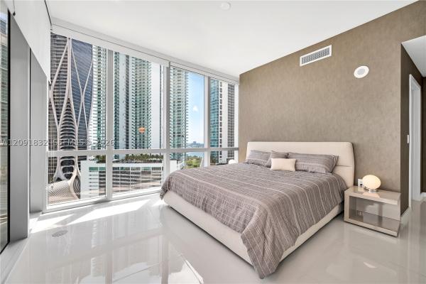 Paramount Miami Worldcenter, 851 NE 1st Ave #1701, Miami, Florida 33132, image 1