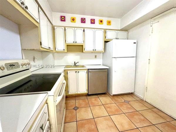 Lincoln Palace, 1658 Bay Rd #203, Miami Beach, Florida 33139, image 1