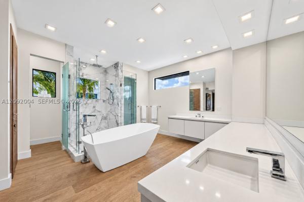 Pelican Isle, 33 Pelican Dr, Fort Lauderdale, Florida 33301, image 1