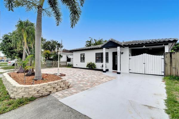 332 NW 45th St, Oakland Park, Florida 33309, image 1
