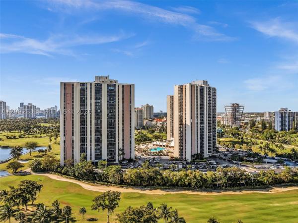 Coronado Tower 2, 20301 W Country Club Dr #622, Aventura, Florida 33180, image 1