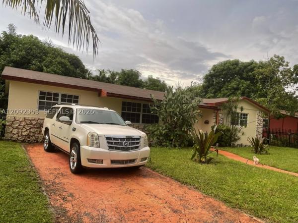 121 NE 173rd St, Unincorporated Dade County, Florida 33162, image 1
