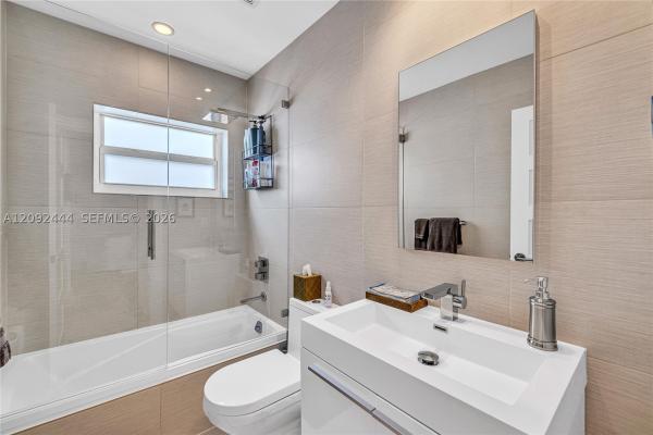 Club Of Bay Harbor, 1120 99th St #302, Bay Harbor Islands, Florida 33154, image 1