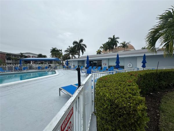 Isle Of Paradise, 450 Paradise Isle Blvd #102, Hallandale Beach, Florida 33009, image 1