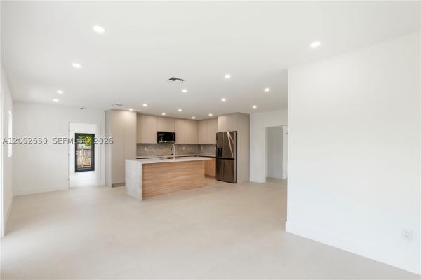 Bankers, 3355 NW 180th St, Miami Gardens, Florida 33056, image 1