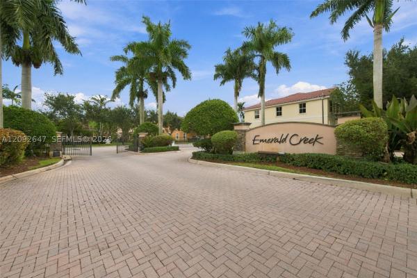 Emerald Creek Townhomes, 12436 NW Emerald Creek Mnr, Plantation, Florida 33325, image 1