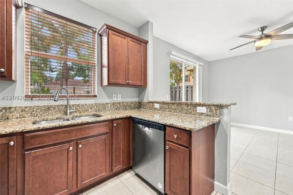 Emerald Creek Townhomes, 12436 NW Emerald Creek Mnr, Plantation, Florida 33325, image 1