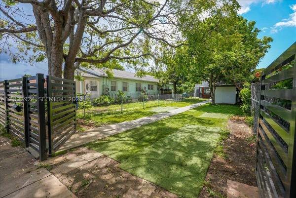 New Haven, 2388 NW 33rd St, Miami, Florida 33142, image 1