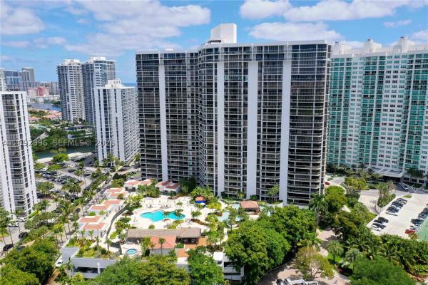 Hamptons West, 20281 E Country Club Dr #307, Aventura, Florida 33180, image 1