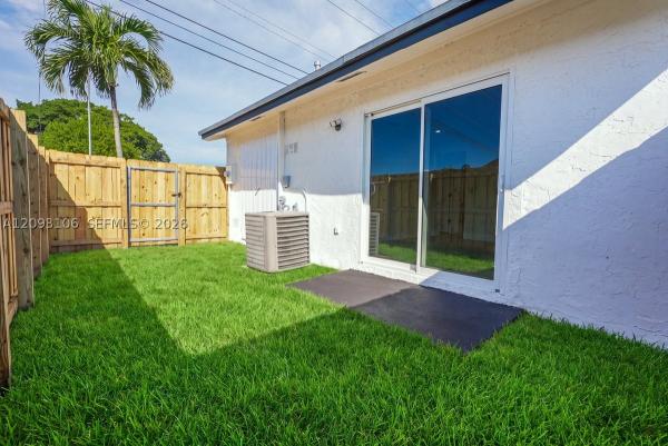 Kings Gardens, 18814 NW 46th Ave, Miami Gardens, Florida 33055, image 1