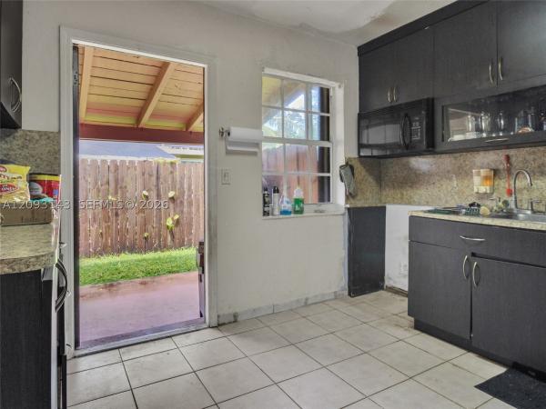 Hallandale Garden Park, 401 SW 4th Ter #1-2, Hallandale Beach, Florida 33009, image 1