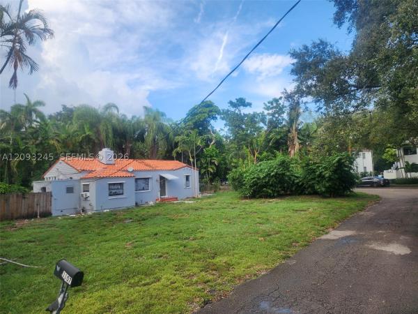 Biscayne Lawn, 1107 NE 117th St, Biscayne Park, Florida 33161, image 1