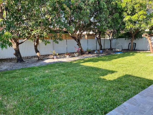 Lisa Manor, 1175 W 33rd Pl, Hialeah, Florida 33012, image 1