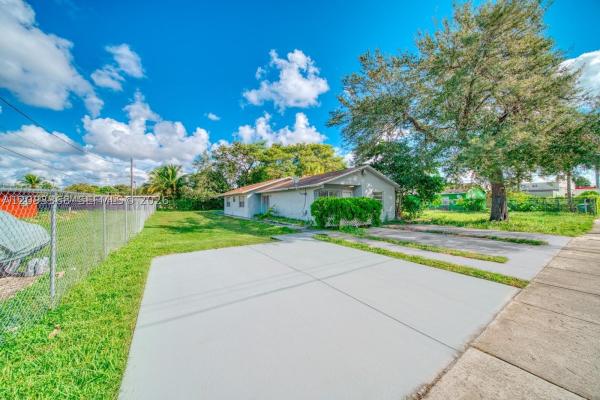 757 NW 95th Ter, Unincorporated Dade County, Florida 33150, image 1